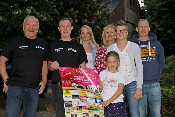 2018-08-13_outer_schlagert_op_het_dorpsplein_van_outer__1_a