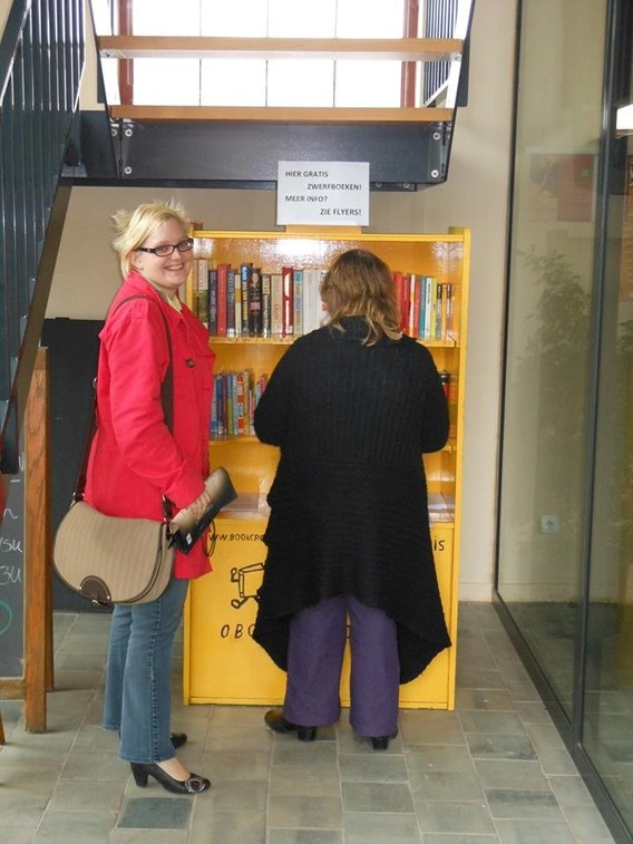 2018-09-21_sinds_2013_staat_er_een_gele_boekenkast___1_a