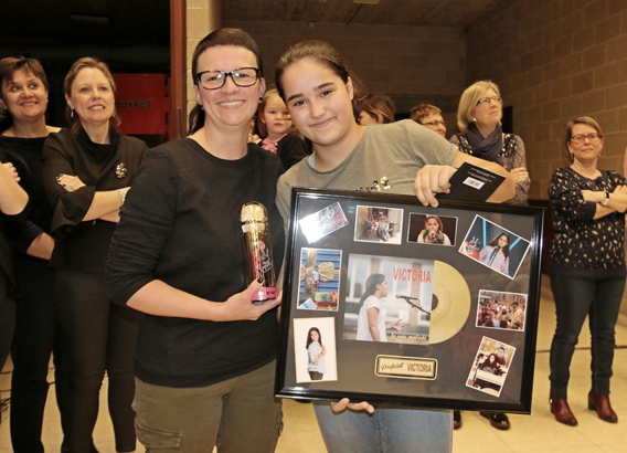 2018-11-16_victoria_in__22the_voice_kids