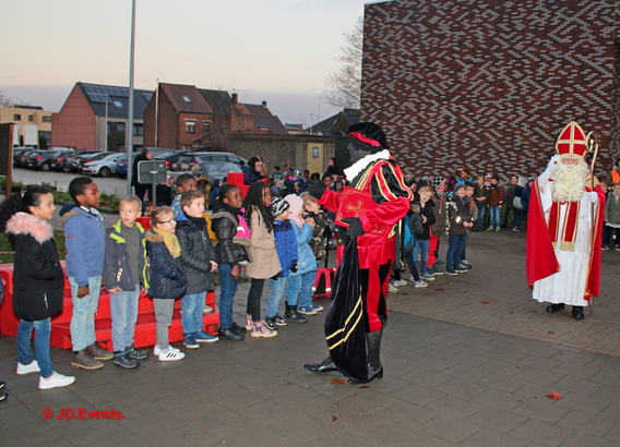 2018-12-06______sint___pieten___22basisschool_de_bij_22___13_ab