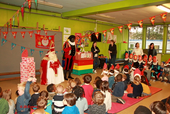 2018-12-06______sint___pieten___22basisschool_de_bij_22___102_ab