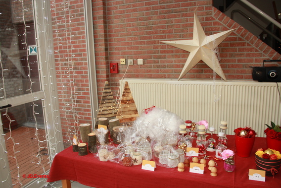 2018-12-18_kerstmarkt_door_in_het_wzc_olv__3_ab