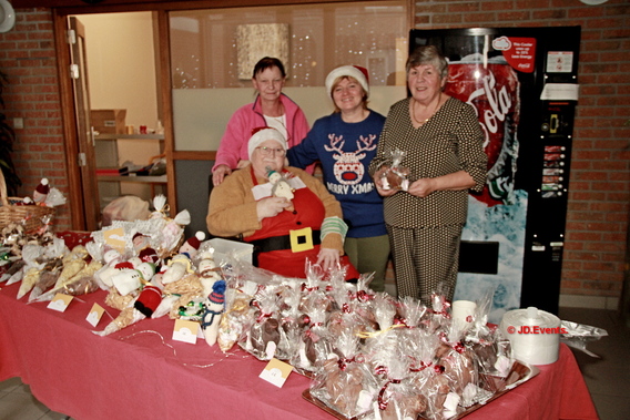 2018-12-18_kerstmarkt_door_in_het_wzc_olv__8_ab