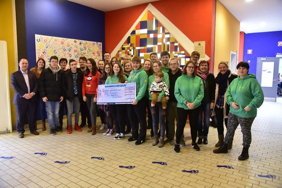 Cheque-leerlingenraad-verkleinde-foto