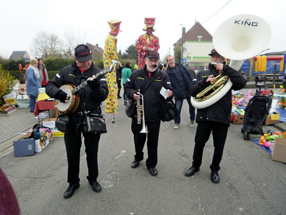 2019-04-14_den_bos_feest__rommelmarkt__1_ab