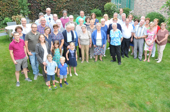 Buurtfeest_van_de_vroembos__hoesnaak_en_brugstraat__19_