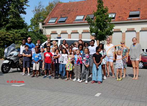 2019-06-08_zomerschool_maakten_kennis_met_politie__1_ab