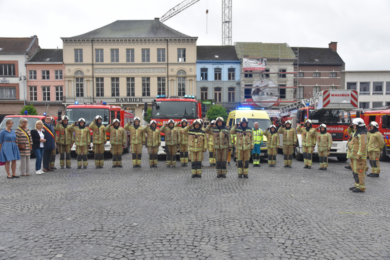 224dwhandel2w35-brandweer-herdenkt-colleagas-uit-beringen