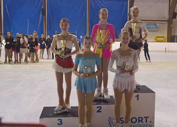 2020-20-01_podium_junor_ladies_3__5_ab