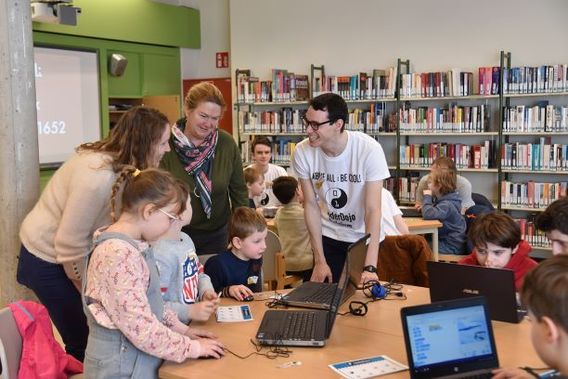 Editiepajot_bart_devill___coderdojo_in_de_bib_2_