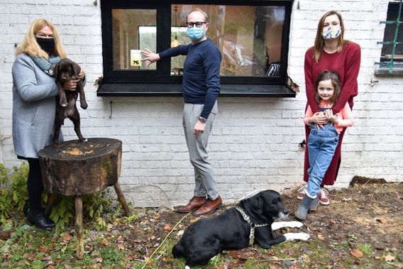 Editiepajot_bart_devill___huisdieren_sticker_beersel
