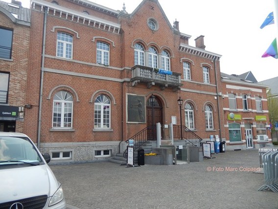 Editie_lennik_gemeentehuis_2__kopie_