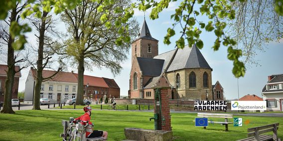 Startlocatie_wandel-_en_fietshappening_4_juli_2021_-_sint-jansplein_in_hemelveerdegem