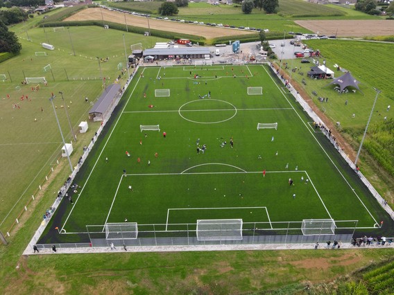 A_a_voetbalveld_lennik