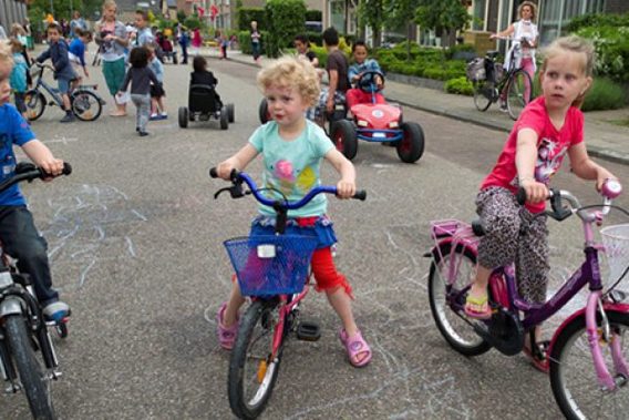Editiepajot_bart_devill___kinderen_baas