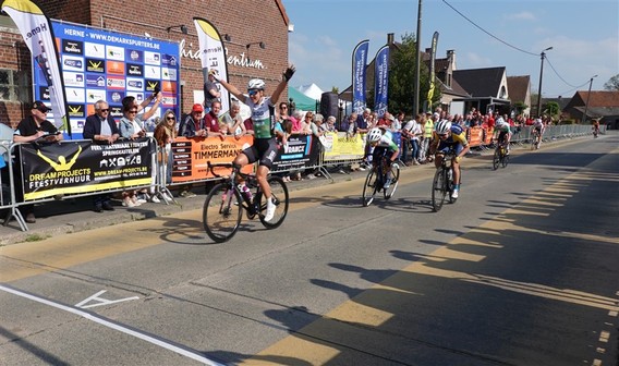 Ladies_cycling_trophy_herne__1_