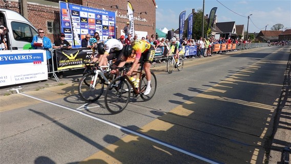 Ladies_cycling_trophy_herne__2_