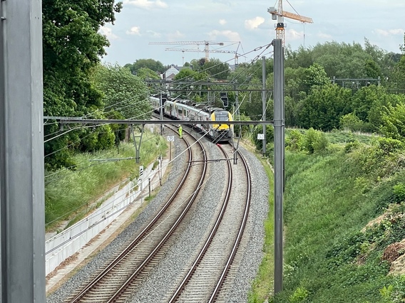 Trein_beschadigt_bovenleiding__2_