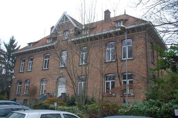 Editiepajot_bart_devill___asielcentrum