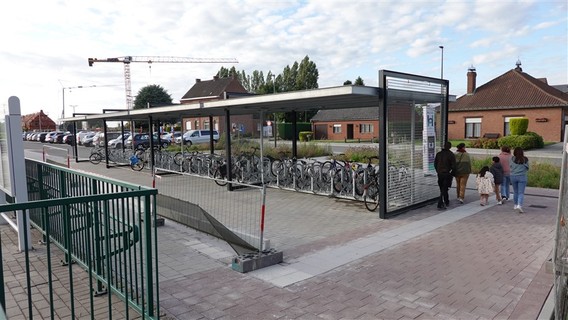 Inhuldiging_stationsomgeving_en_kijkje_bij_okkernoot__10_