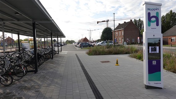 Inhuldiging_stationsomgeving_en_kijkje_bij_okkernoot__11_