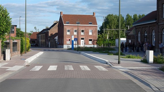 Inhuldiging_stationsomgeving_en_kijkje_bij_okkernoot__15_