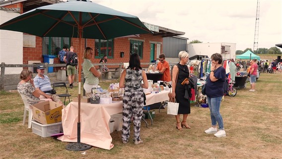 Dorpsfeesten_op_zondag__1_