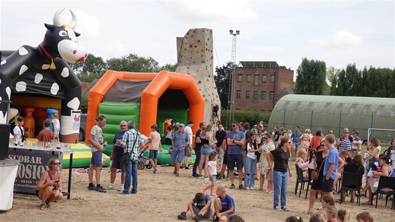 Dorpsfeesten_op_zondag__9_