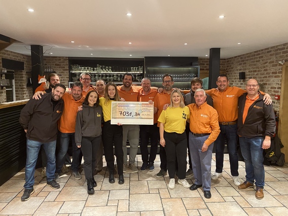 Lg_mosselfestijn_2022_groepsfoto_lg_cheque