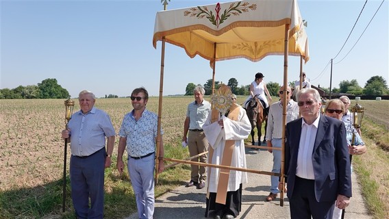Sacramentsprocessie_herfelingen_2023__10_