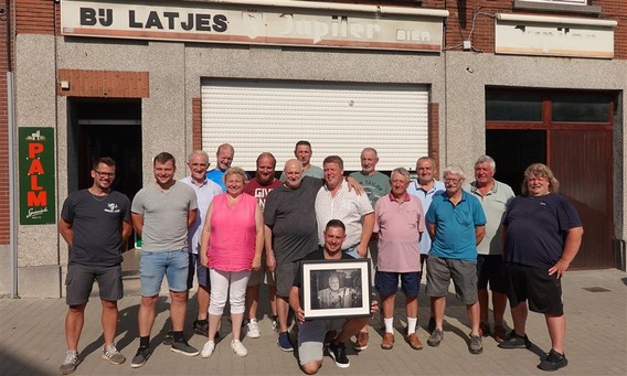 Laatste_afspraak_van_latjes_met_zijn_facteurs__2_