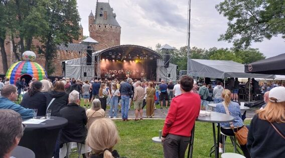 Editiepajot_bart_devill___kasteelsfeesten_guga