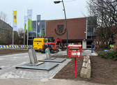 Buitenomgeving-gemeentehuis-glascontainers_parkeerplaatsen_nieuwsbrief
