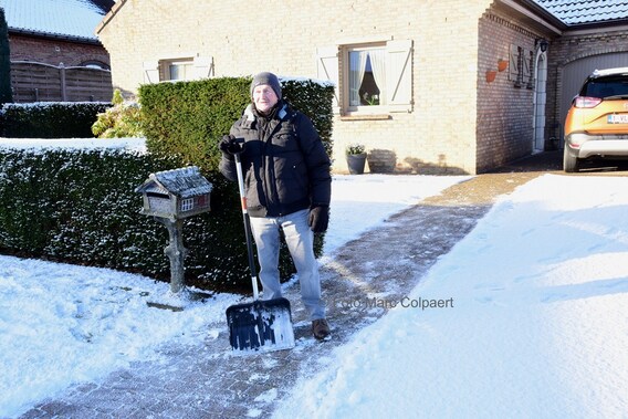 Editie_galmaarden_sneeuw_fred_helpen_2__kopie_