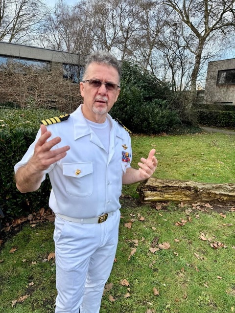 Mark_river_navy_dirigent_tjen_quinart