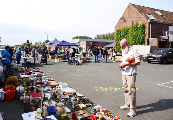 Rommelmarkt op zondag.- Foto Marc Colpaert