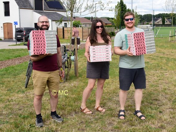 Waar is dat feestje, de pizza kwam er aan.- Foto Marc Colpaert