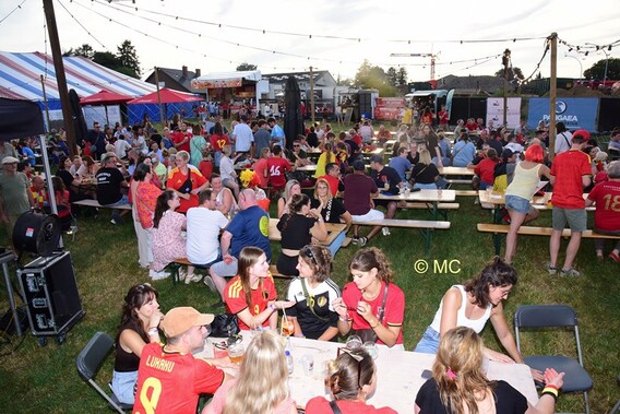 Feest in Herfelingen.- Foto Marc Colpaert