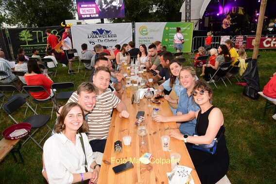 Feest in Herfelingen.- Foto Marc Colpaert