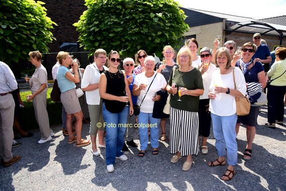 De vriendinnen van de turnclub waren ook op de afspraak.- Foto Marc Colpaert