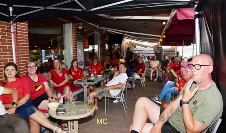 Supporters op post.- Foto Marc Colpaert