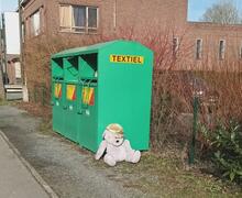 Kledingcontainers verdwijnen uit het straatbeeld. Illustratiebeeld foto marc colpaert