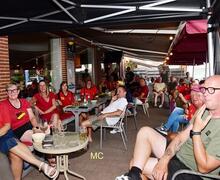 Supporters op post.- Foto Marc Colpaert