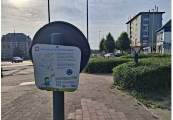 Fietskrakken-borden wijzen op moeilijke punten foto stad Halle 