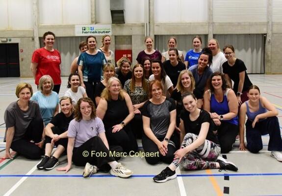 De dames waren zo vriendelijk om even te poseren.- Foto Marc Colpaert