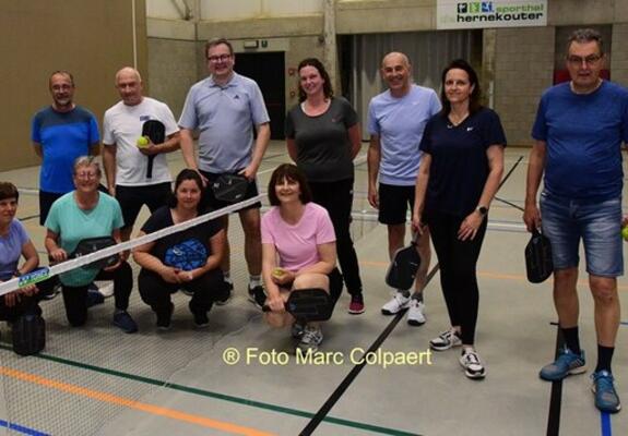 Pickleball spelen in de Hernekouter.- Foto Marc Colpaert