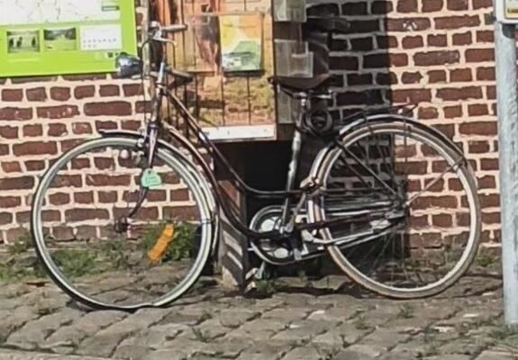 Fiets gestolen vertel het de Politie.- Foto Marc Colpaert