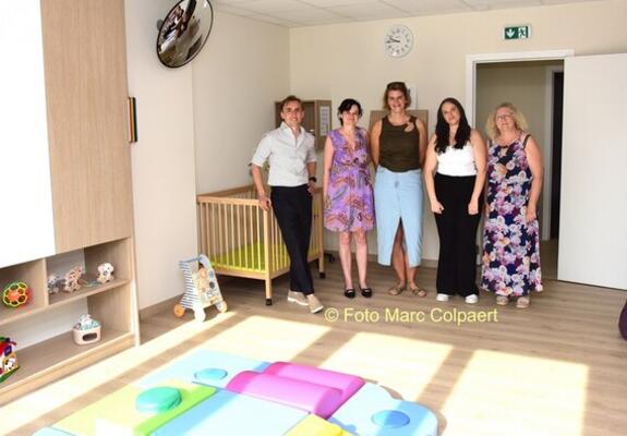 Vince, Peggy, Sofie, Amber en Sara in de nieuwe locatie.- Foto Marc Colpaert
