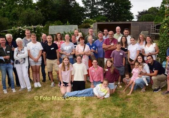 Feesten met de buren . Foto Marc Colpaert