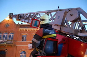 Brandweer_dak_gemeentehuis_lennik__1_